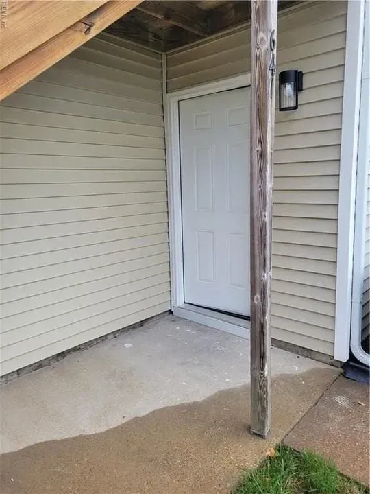 2 Bed 2 Bath Contemporary High-Rise Condo in Virginia Beach, VA - 3