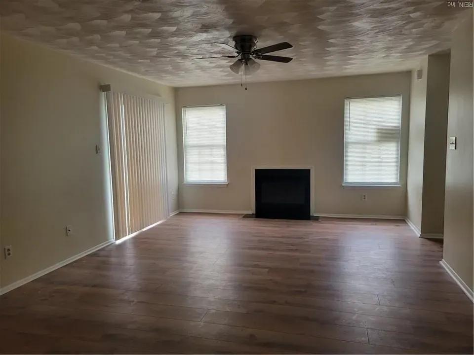 2 Bed 2 Bath Contemporary High-Rise Condo in Virginia Beach, VA - 5