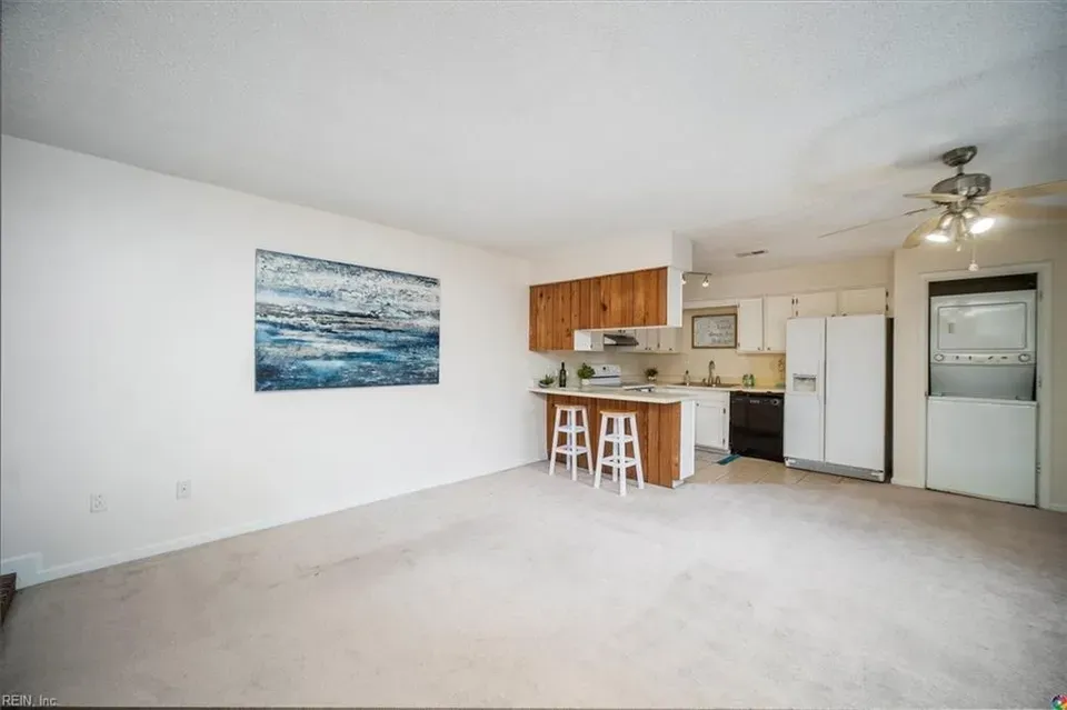 2 Bed 2 Bath Contemporary High-Rise Condo in Virginia Beach, VA