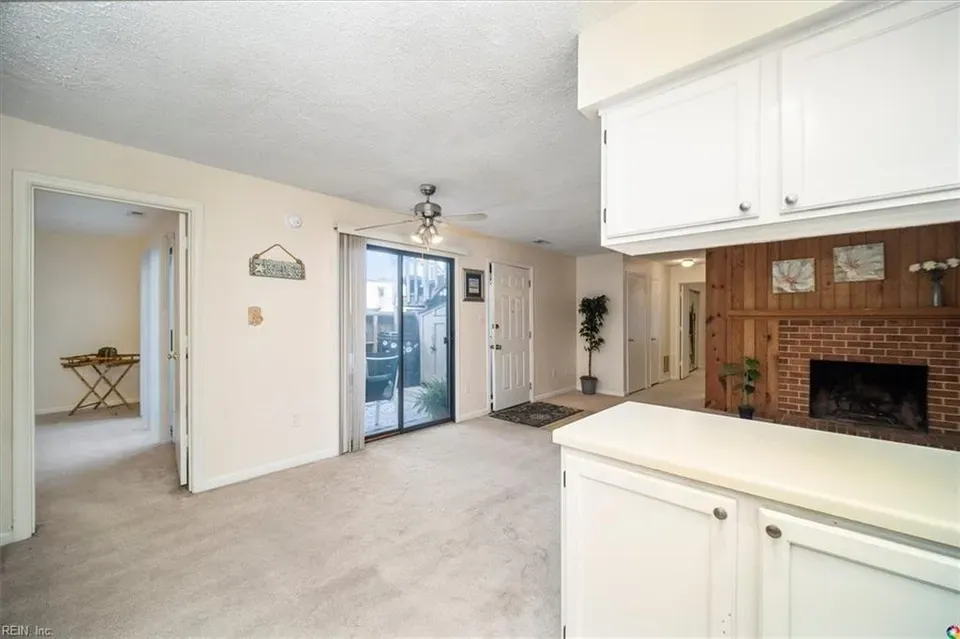 2 Bed 2 Bath Contemporary High-Rise Condo in Virginia Beach, VA - 2