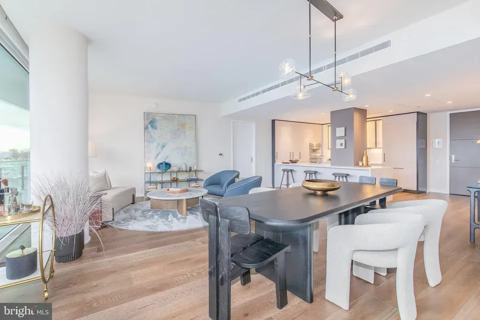 2 Bed 2 Bath Contemporary High-Rise Condo in Washington, DC - 3