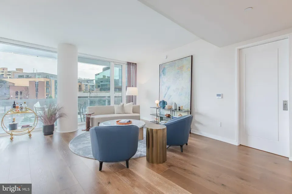 2 Bed 2 Bath Contemporary High-Rise Condo in Washington, DC - 4
