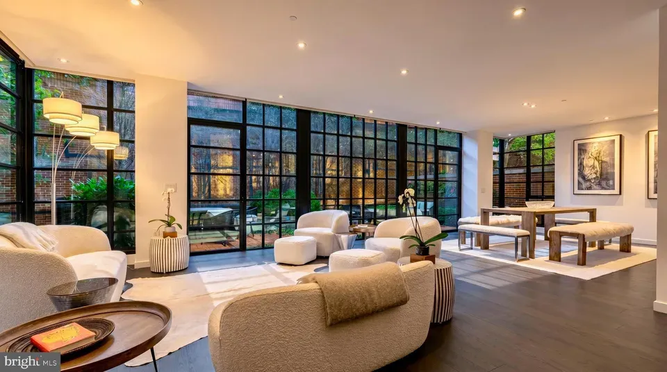 2 Bed 2 Bath Contemporary High-Rise Condo in Washington, DC