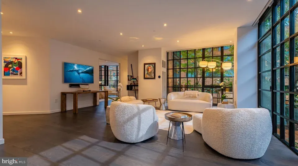2 Bed 2 Bath Contemporary High-Rise Condo in Washington, DC - 4