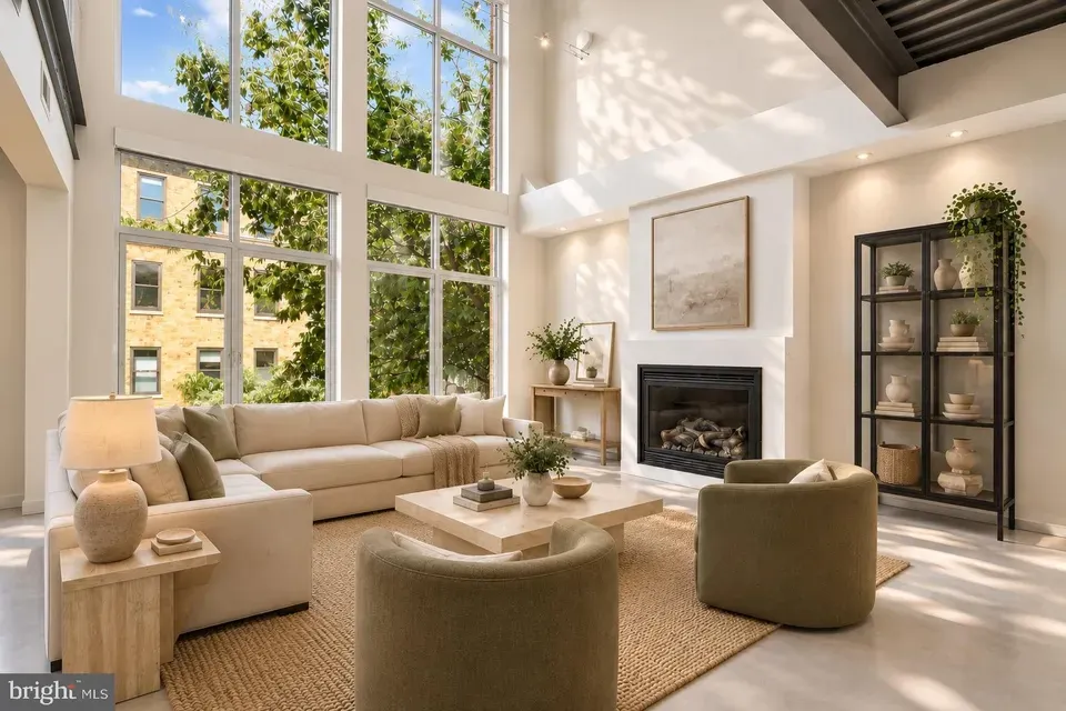 2 Bed 2 Bath Contemporary High-Rise Condo in Washington, DC - 2