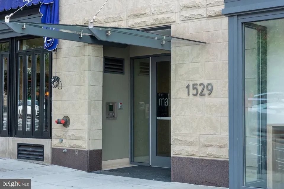 2 Bed 2 Bath Contemporary High-Rise Condo in Washington, DC - 2