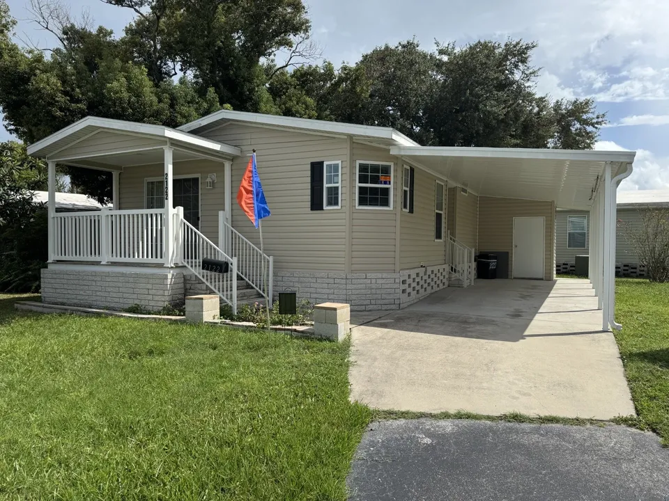 2 Bed 2 Bath Transitional Coastal in Orlando, FL