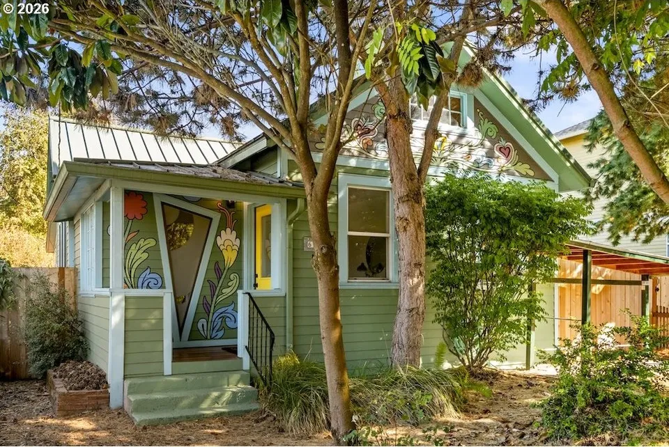 2 Bed 2 Bath Classic Historic Era Home in Portland, OR