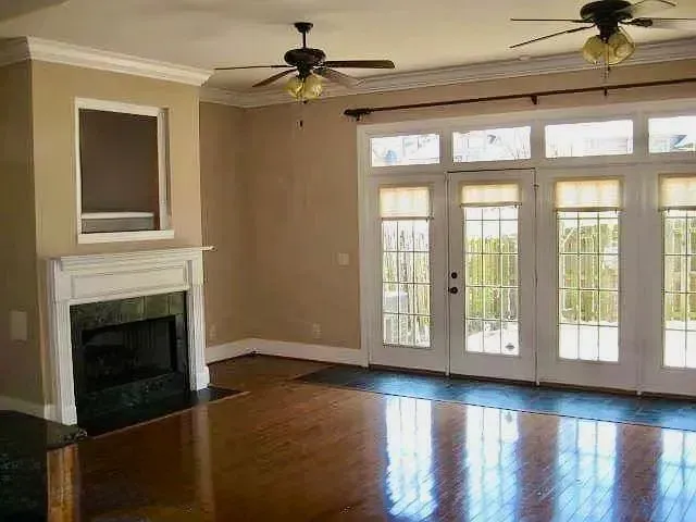 2 Bed 2 Bath Contemporary Multi-Level Townhome in Birmingham, AL - 2