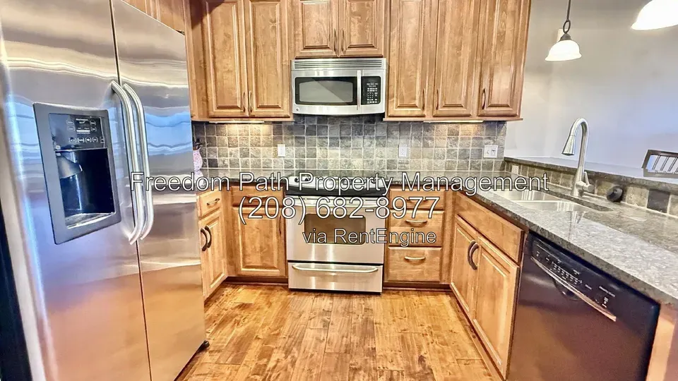 2 Bed 2 Bath Contemporary Multi-Level Townhome in Coeur d Alene, ID - 3