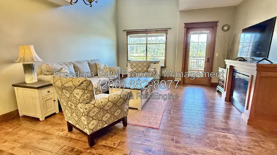 2 Bed 2 Bath Contemporary Multi-Level Townhome in Coeur d Alene, ID - 4