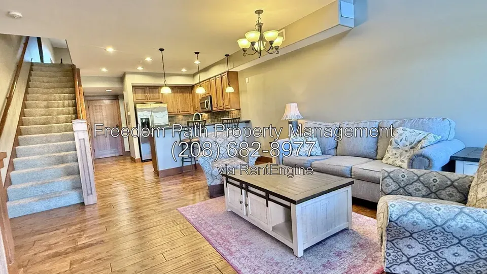 2 Bed 2 Bath Contemporary Multi-Level Townhome in Coeur d Alene, ID - 5