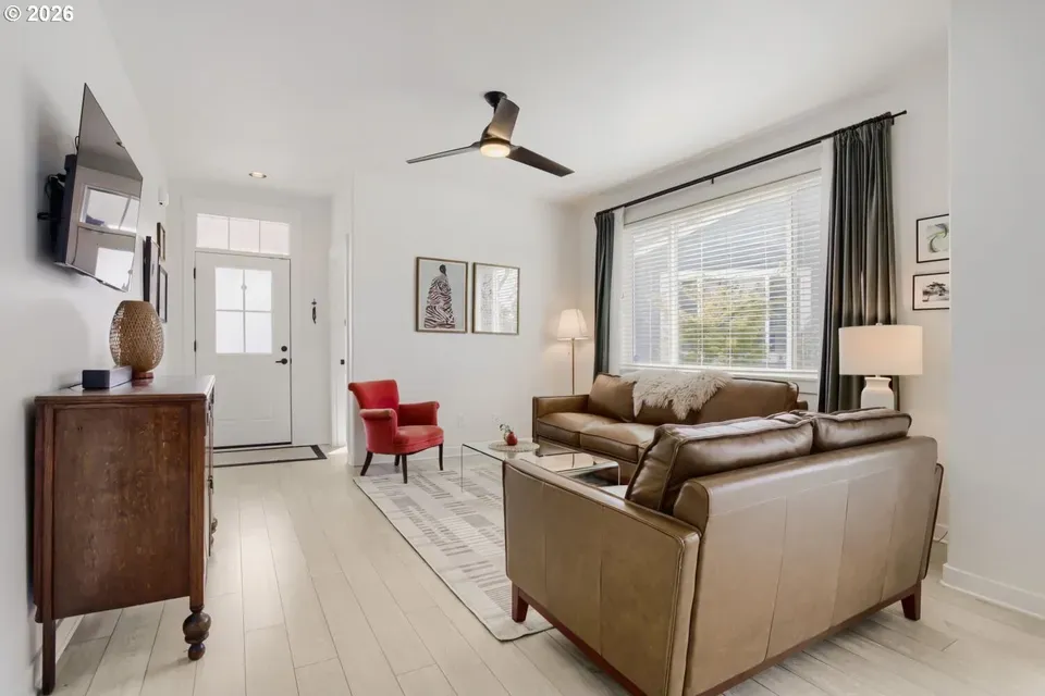 2 Bed 2 Bath Contemporary Multi-Level Townhome in Hillsboro, OR - 3
