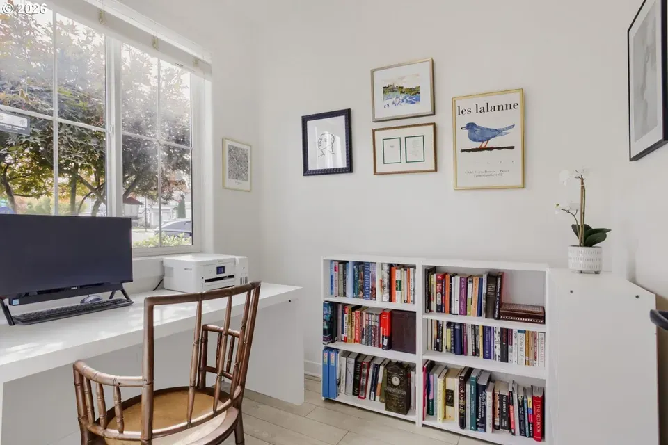 2 Bed 2 Bath Contemporary Multi-Level Townhome in Hillsboro, OR - 5