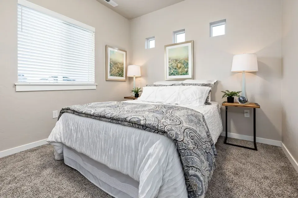 2 Bed 2 Bath Contemporary Multi-Level Townhome in Nampa, ID - 3
