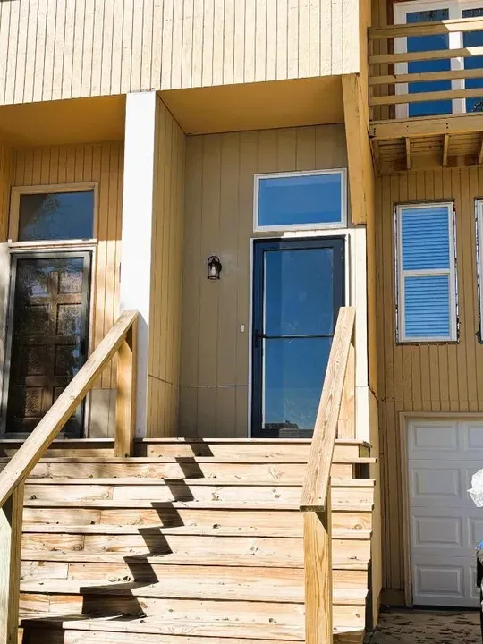 2 Bed 2 Bath Contemporary Multi-Level Townhome in Topeka, KS