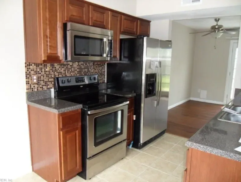 2 Bed 2 Bath Contemporary Multi-Level Townhome in Virginia Beach, VA - 4