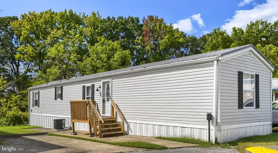 2 Bed 2 Bath Established Contemporary Home in Baltimore, MD