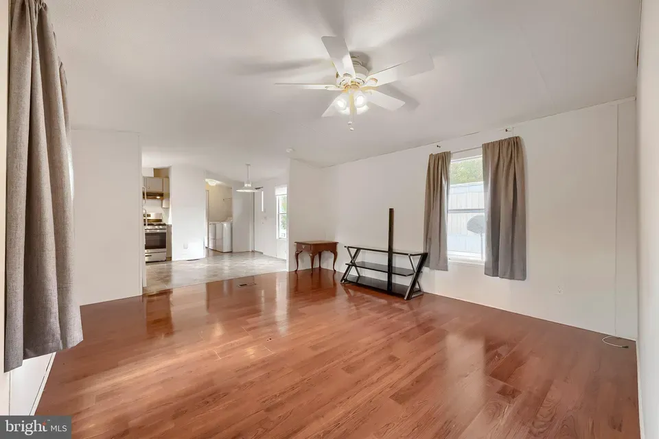 2 Bed 2 Bath Established Contemporary Home in Baltimore, MD - 3