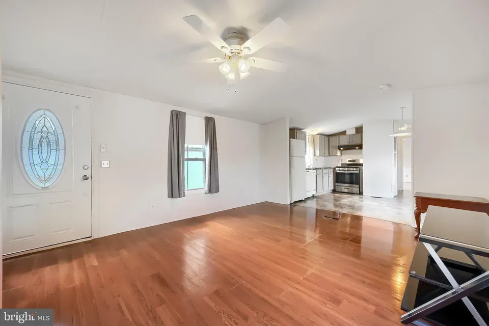2 Bed 2 Bath Established Contemporary Home in Baltimore, MD - 4