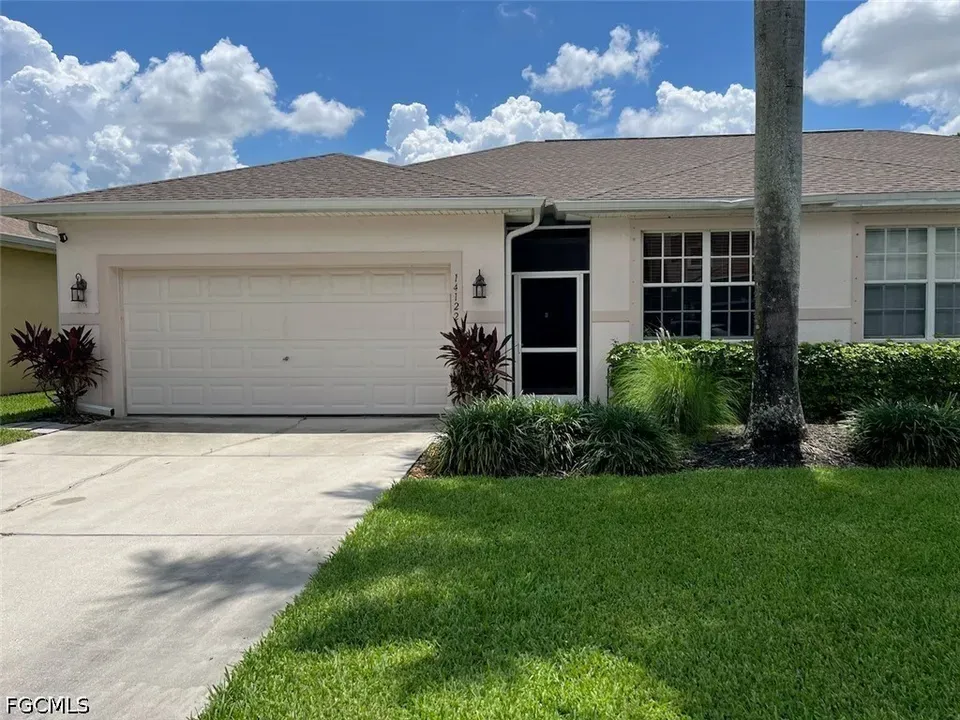 2 Bed 2 Bath Established Contemporary Home in Fort Myers, FL