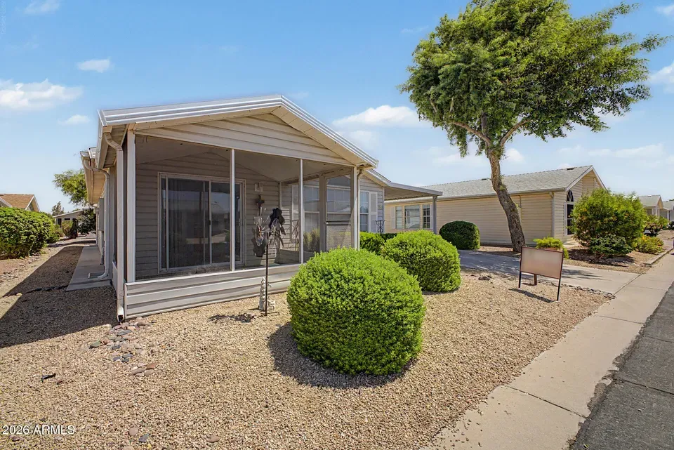 2 Bed 2 Bath Established Contemporary Home in Mesa, AZ - 3
