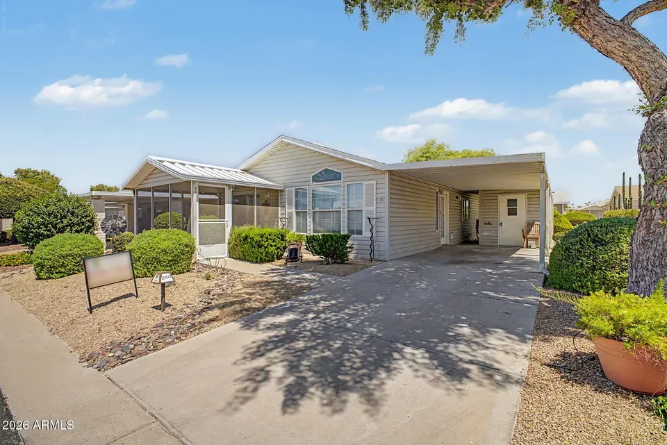 2 Bed 2 Bath Established Contemporary Home in Mesa, AZ - 4
