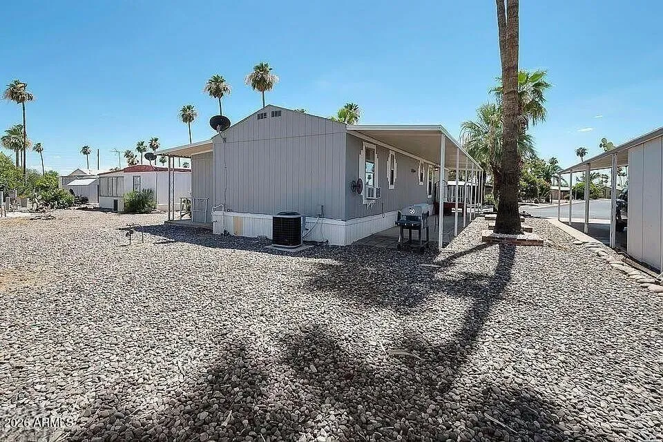 2 Bed 2 Bath Established Contemporary Home in Mesa, AZ - 3