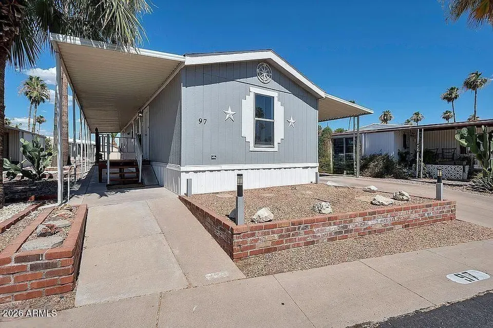 2 Bed 2 Bath Established Contemporary Home in Mesa, AZ - 5