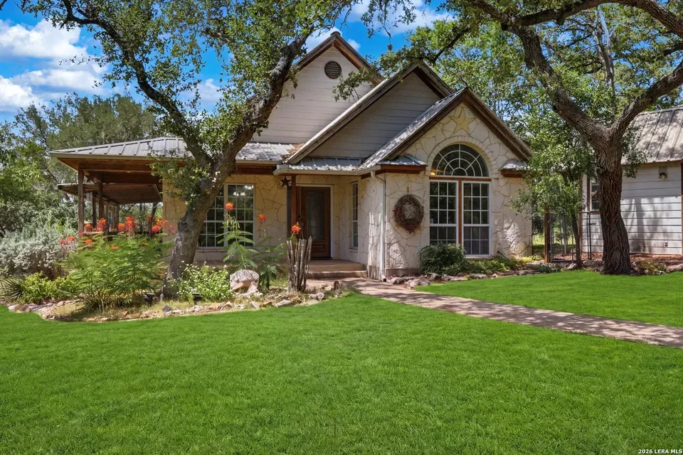2 Bed 2 Bath Established Contemporary Home in New Braunfels, TX - 2