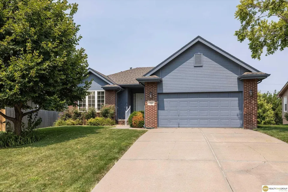 2 Bed 2 Bath Established Contemporary Home in Omaha, NE - 3