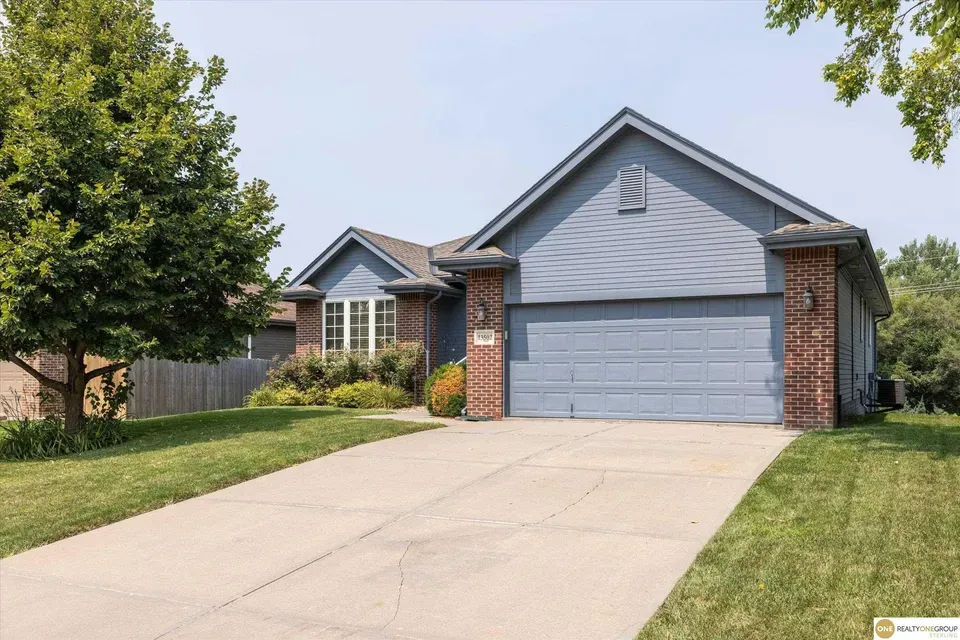 2 Bed 2 Bath Established Contemporary Home in Omaha, NE - 4