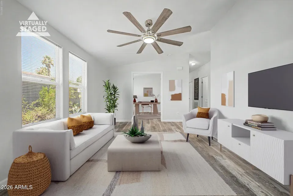 2 Bed 2 Bath Established Contemporary Home in Phoenix, AZ - 4