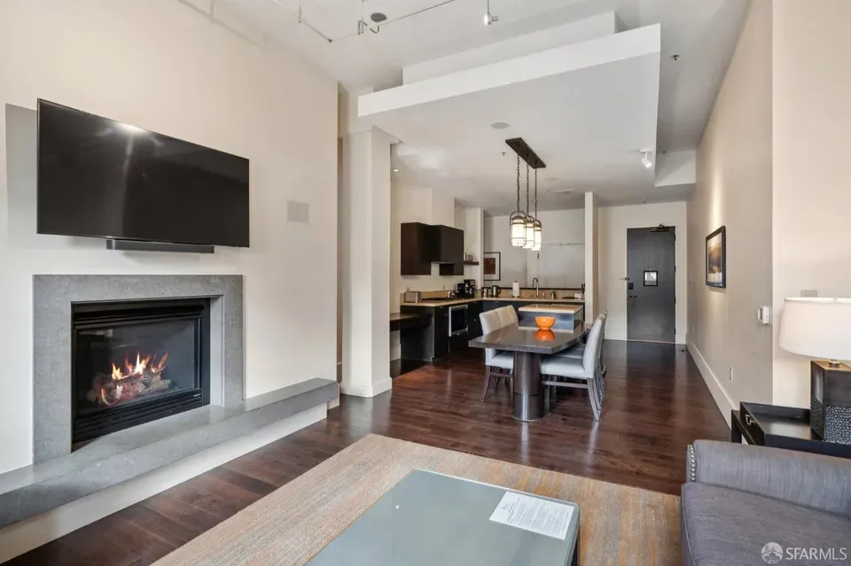 2 Bed 2 Bath Established Contemporary Home in San Francisco, CA - 3