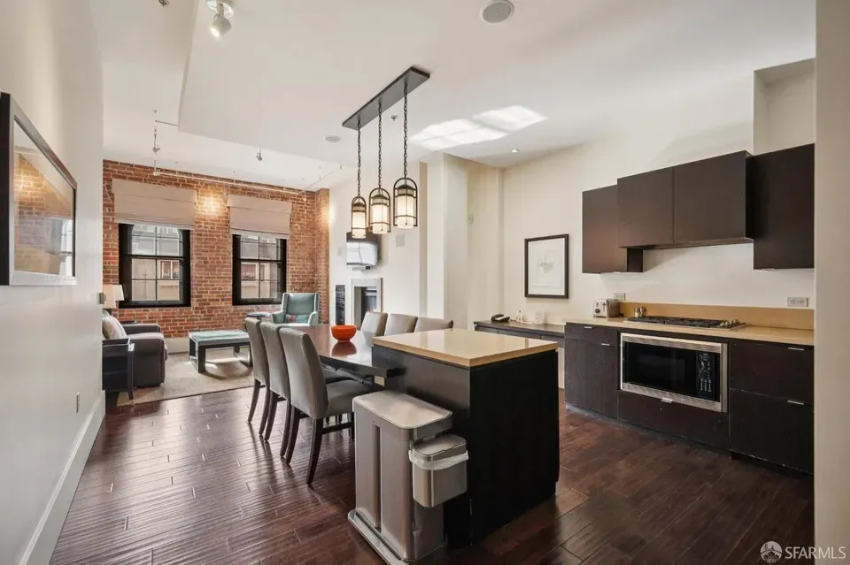 2 Bed 2 Bath Established Contemporary Home in San Francisco, CA - 5