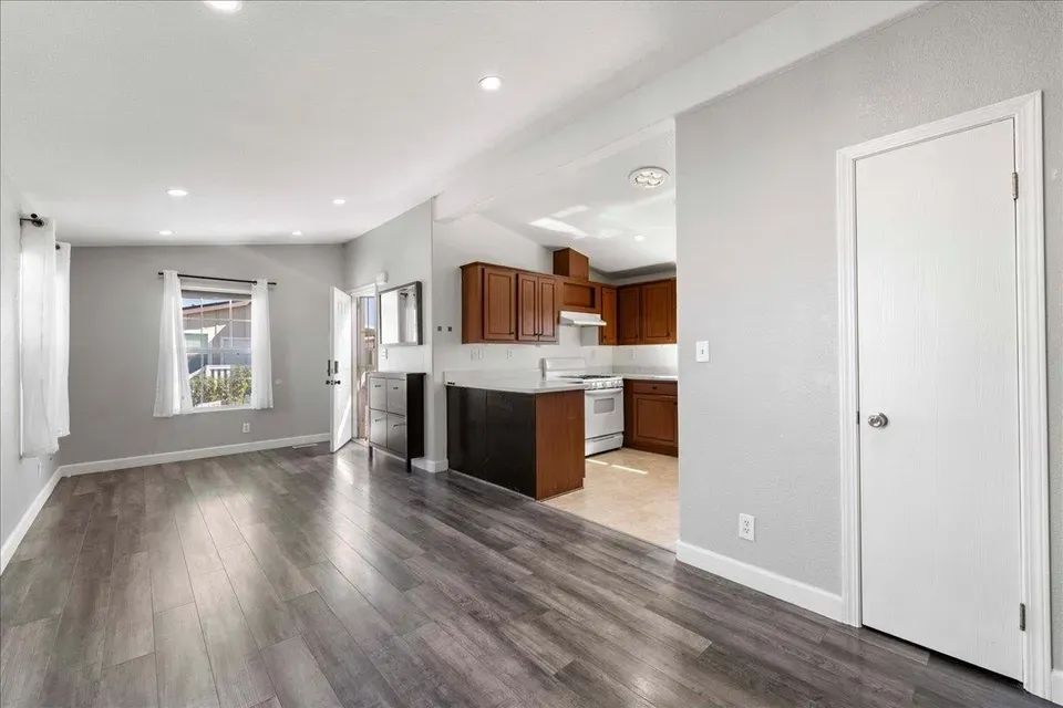 2 Bed 2 Bath Established Contemporary Home in San Jose, CA - 3