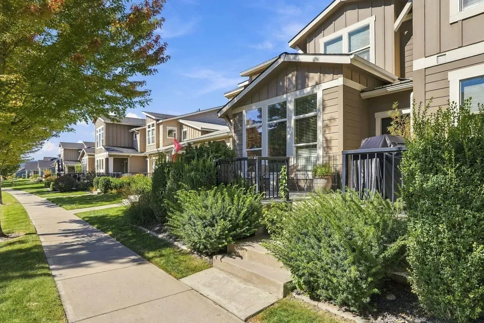 2 Bed 2 Bath Established Contemporary Home in Spokane, WA - 4
