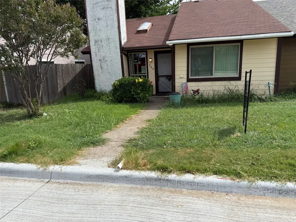 2 Bed 2 Bath Established Mid-Century Residence in Allen, TX - 1
