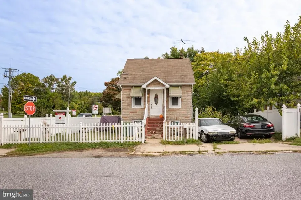 2 Bed 2 Bath Established Mid-Century Residence in Baltimore, MD - 2