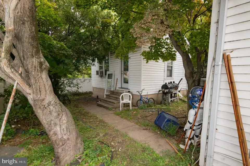 2 Bed 2 Bath Established Mid-Century Residence in Baltimore, MD - 4