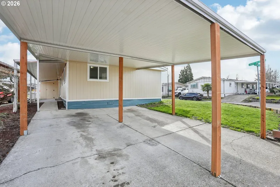 2 Bed 2 Bath Established Mid-Century Residence in Beaverton, OR - 5