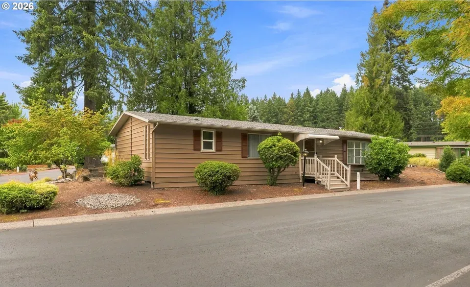 2 Bed 2 Bath Established Mid-Century Residence in Beaverton, OR - 1