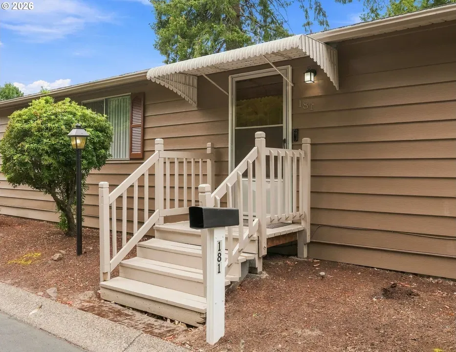 2 Bed 2 Bath Established Mid-Century Residence in Beaverton, OR - 2