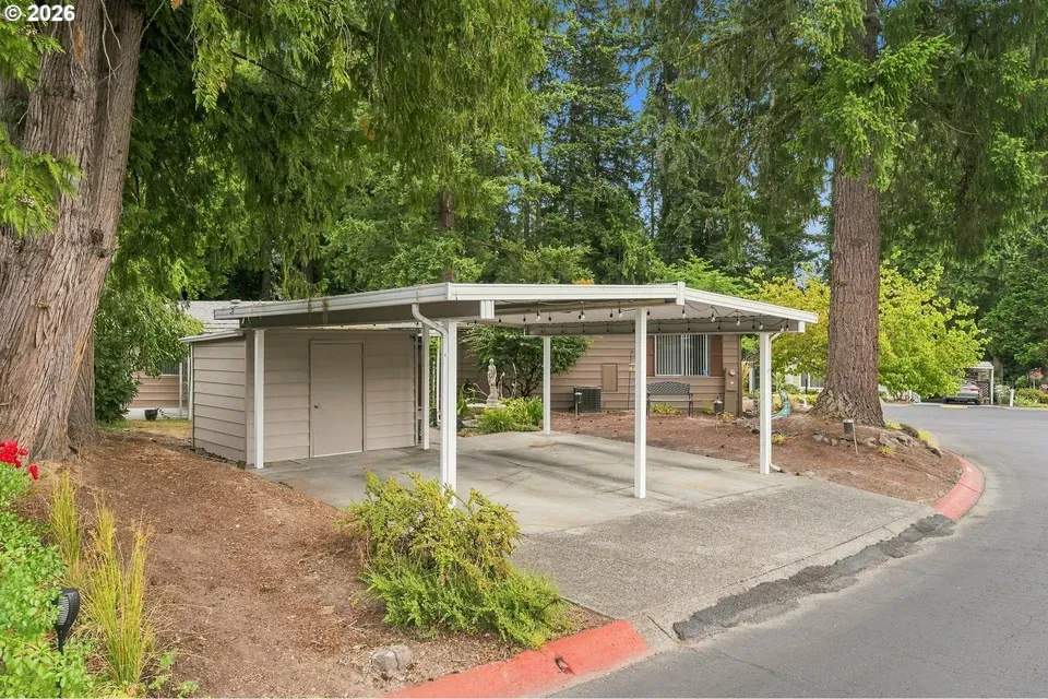 2 Bed 2 Bath Established Mid-Century Residence in Beaverton, OR - 3