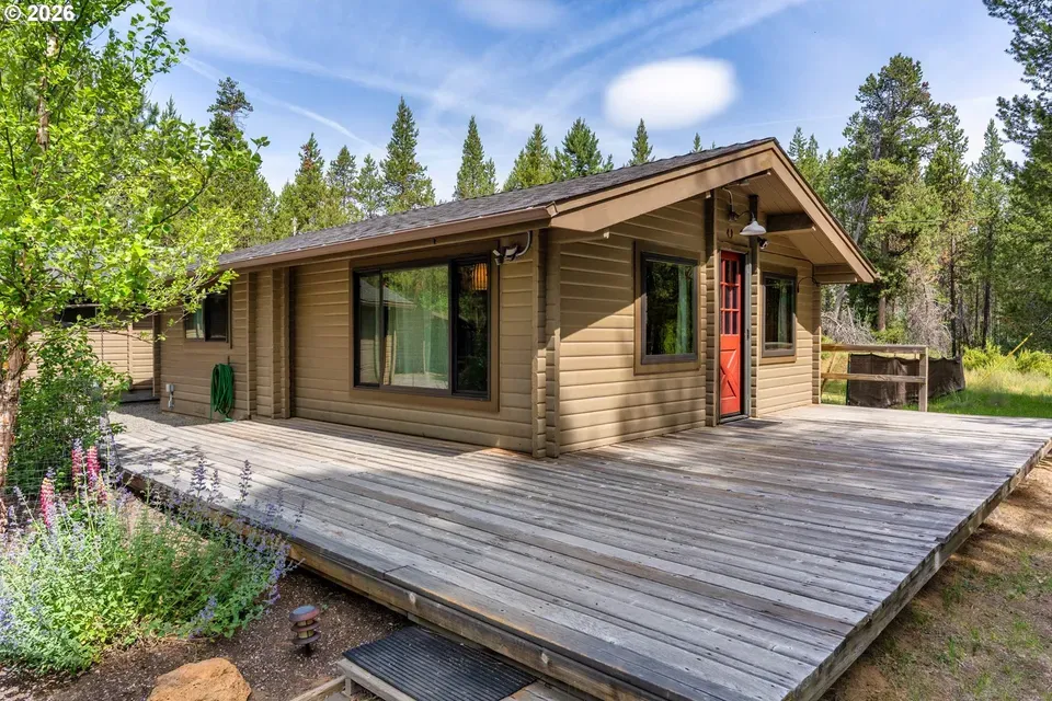 2 Bed 2 Bath Established Mid-Century Residence in Bend, OR - 1