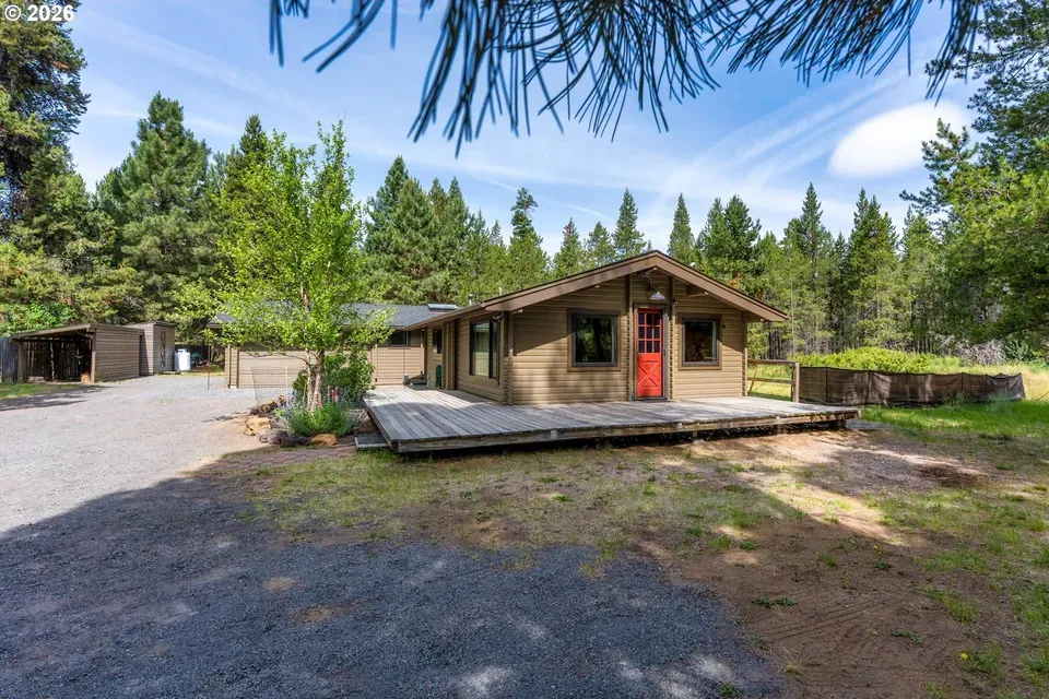 2 Bed 2 Bath Established Mid-Century Residence in Bend, OR - 2