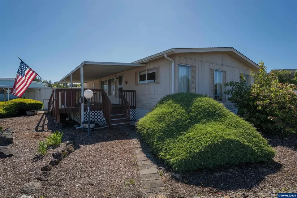 2 Bed 2 Bath Established Mid-Century Residence in Corvallis, OR - 1