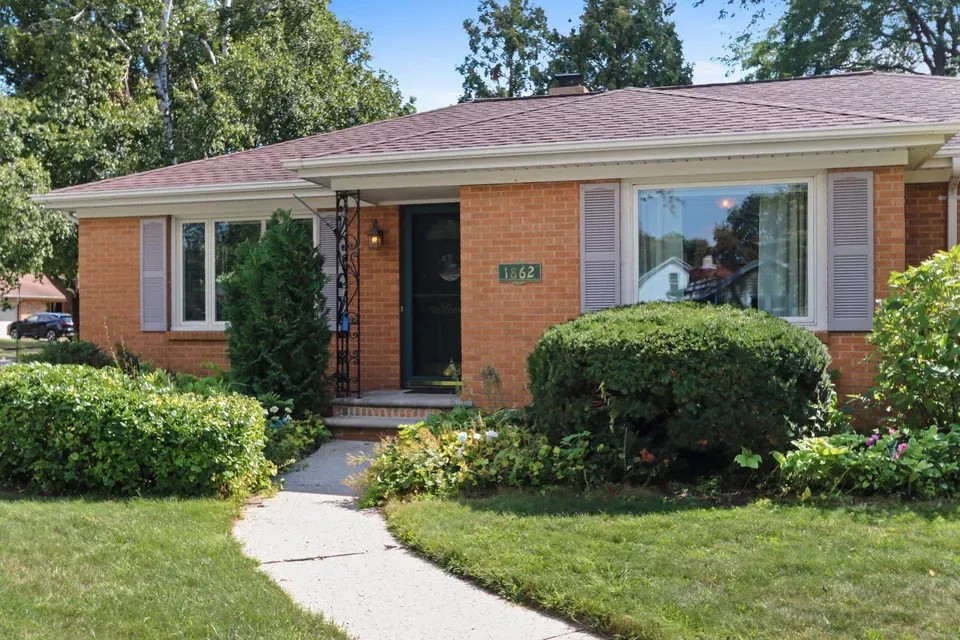 2 Bed 2 Bath Established Mid-Century Residence in Green Bay, WI - 3