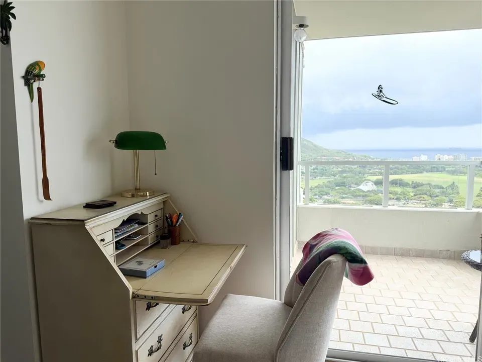 2 Bed 2 Bath Established Mid-Century Residence in Honolulu, HI - 3