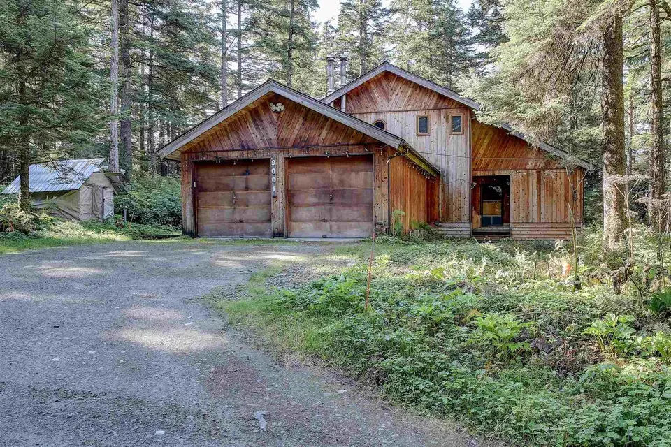 2 Bed 2 Bath Established Mid-Century Residence in Juneau, AK